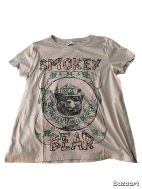 Smokey Bear Graphic Tee
Women’s Medium | Cream/Tan Retro Nature Tee